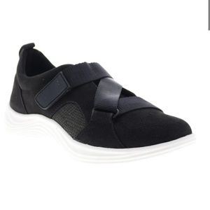 Clarks Lulu Go Sneakers NWOT